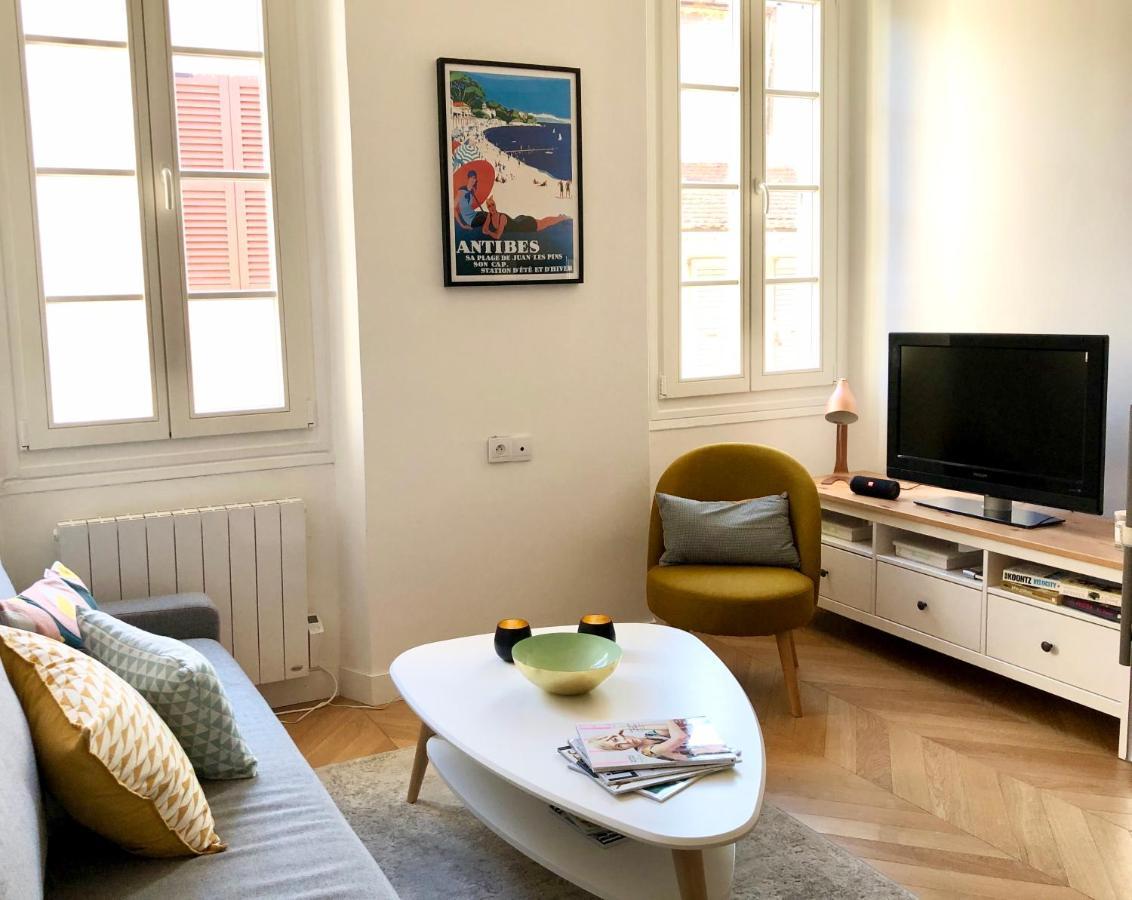 Charming And Modernly Designed 2 Bedroom - Old Town Antibes Kültér fotó