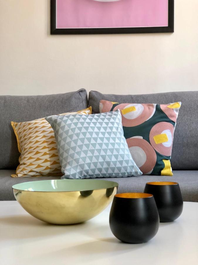 Charming And Modernly Designed 2 Bedroom - Old Town Antibes Kültér fotó