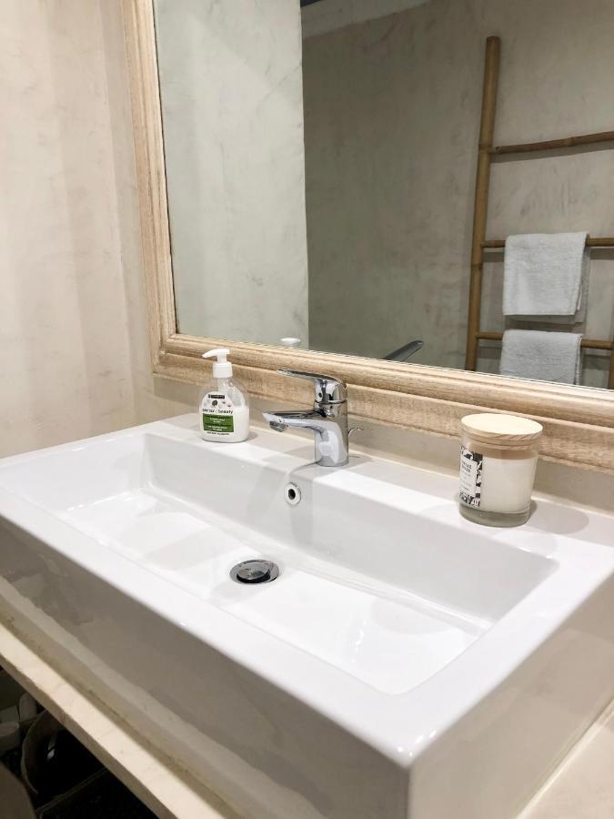 Charming And Modernly Designed 2 Bedroom - Old Town Antibes Kültér fotó