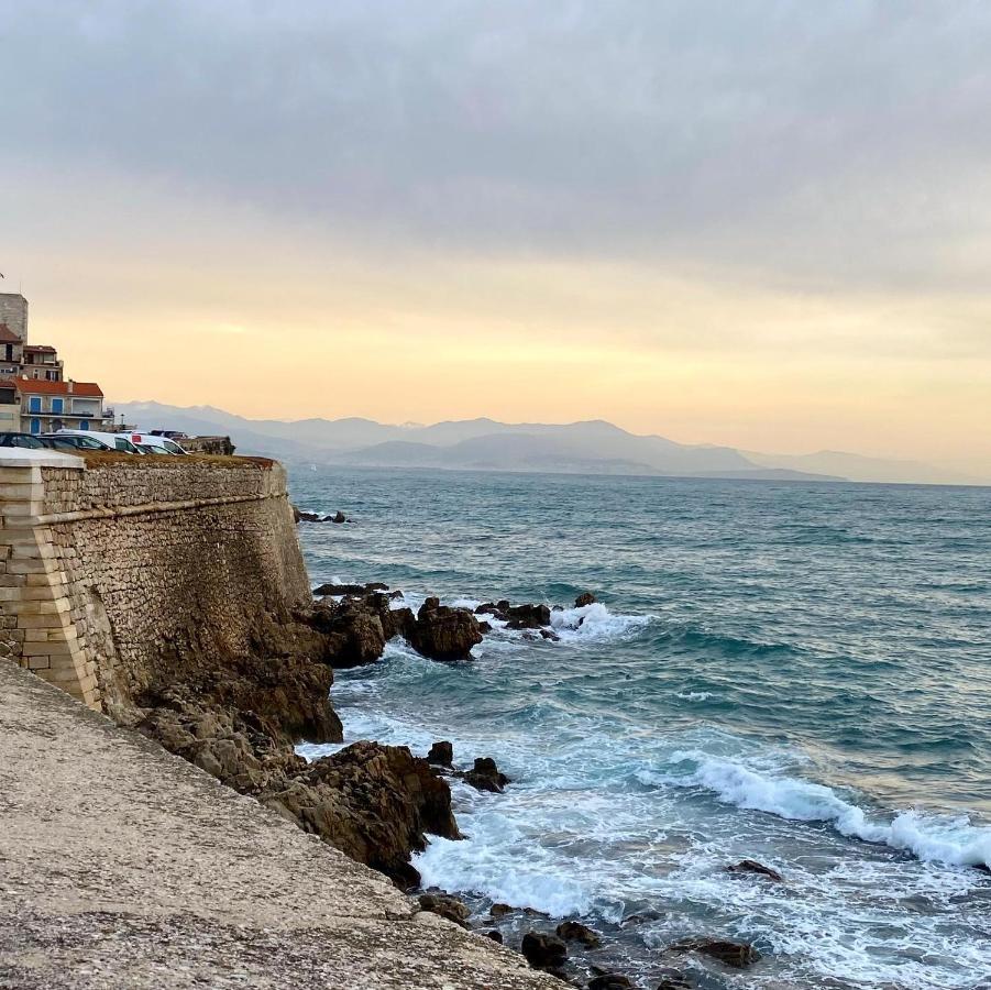 Charming And Modernly Designed 2 Bedroom - Old Town Antibes Kültér fotó